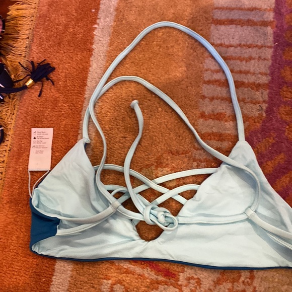 l*space Xs reversible bikini top strappy front - Picture 2 of 2